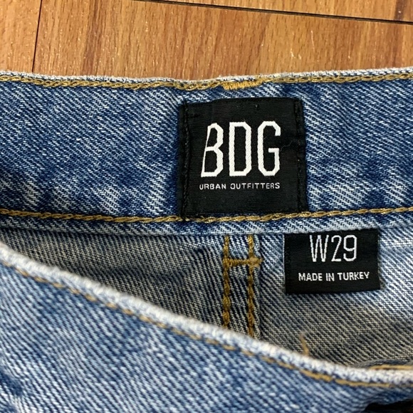 Urban Outfitters BDG Raw Hem Distressed Jean Short - Picture 7 of 10